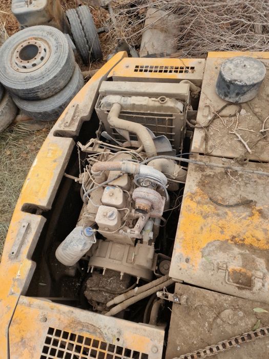 Hunday ekskvator sotiladi