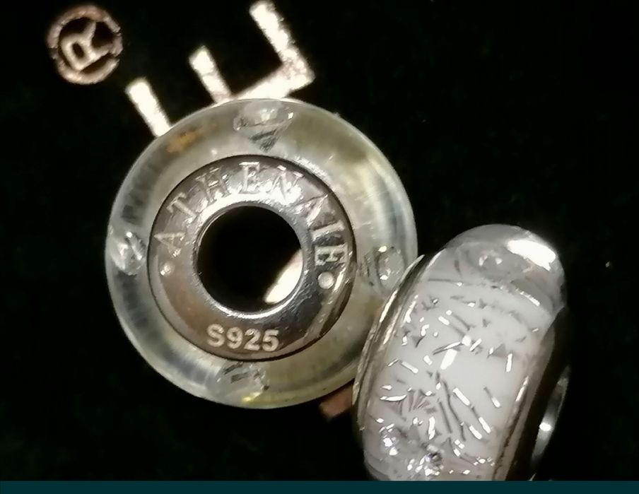 Шест прекрасни нови мурана и няколко сребърни талисмана