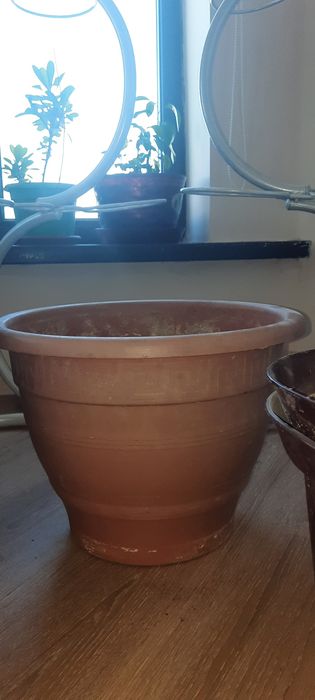 Продается горшки для цветок