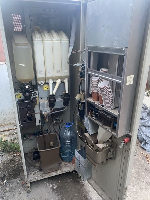 Машина за кафе цяла