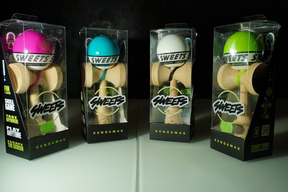 Kendama originala Sweets Starter sigilate