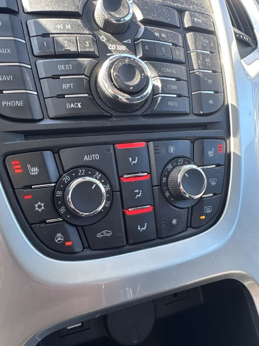 Opel Astra J Sport Tourer 2011 – 2.0 CDTI