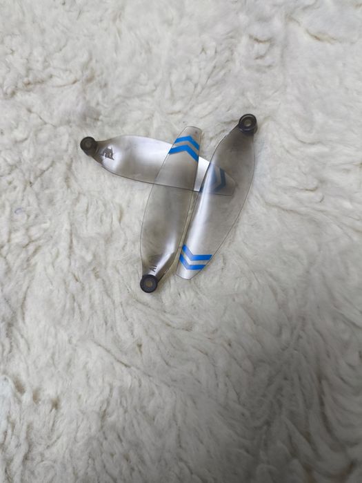 Продаю дрон  хороший без доставки!