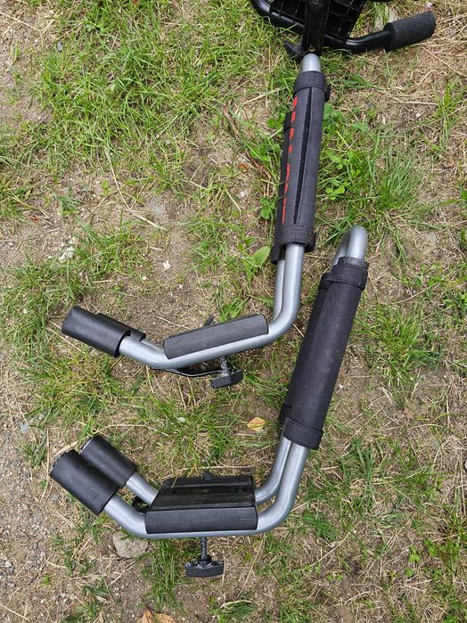 Стойки за каяци на кола