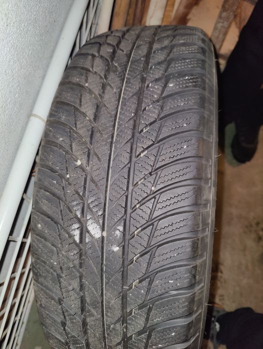 4бр Зимни Гуми Bridgestone BLIZZAK LM001 215/65 R17 99H