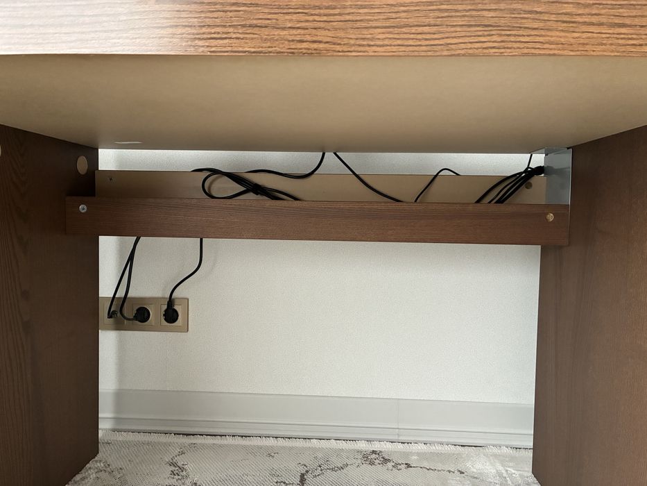 Стол письменный IKEA