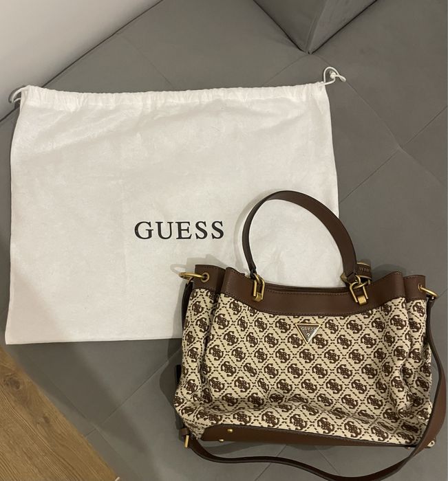Оригинална чанта Guess