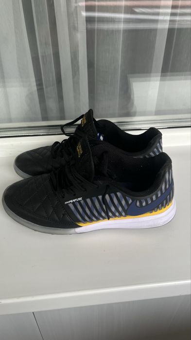 Продам сороки Nike Lunar Gato