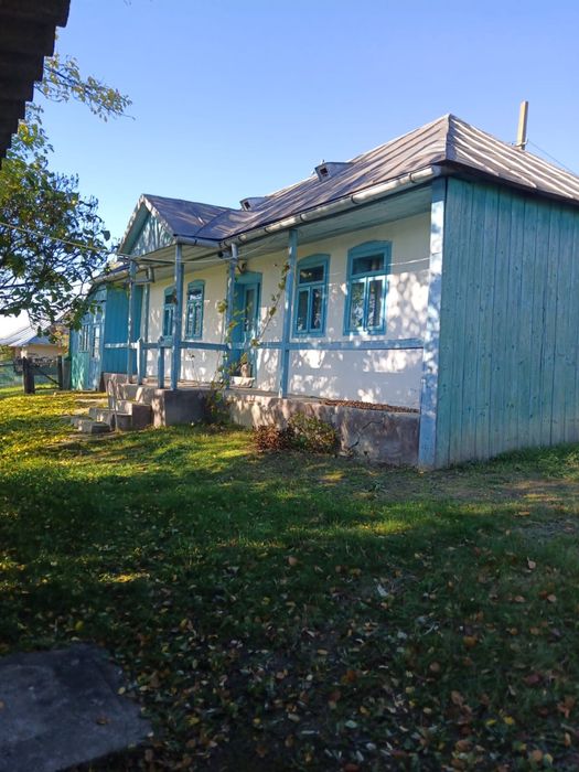 Vând casă bătrânescă