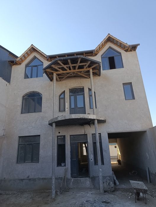Фаровон орқаси Тандирчи  280 м²  10x28  3 Қаватли 100% Пишган ғишт