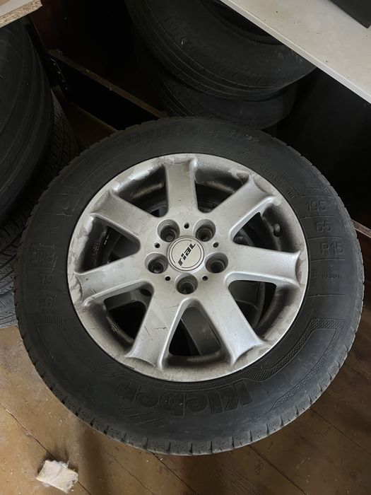 Летни джанти с гуми