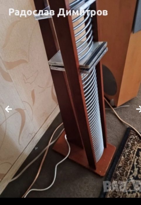 Продавам два броя маркови поставки за дискове