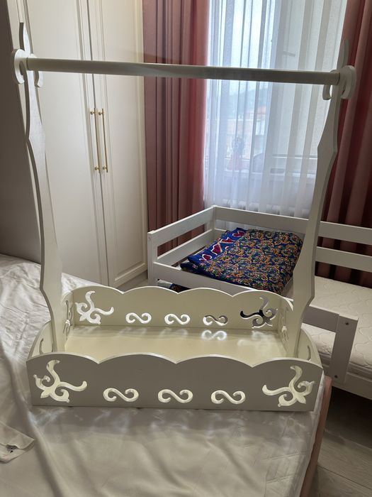 Продаю детскую вешалку