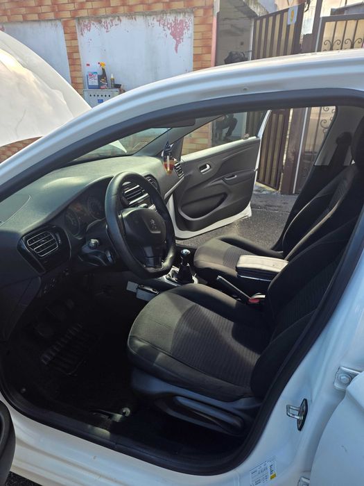 Peugeot 301 .anul 2016