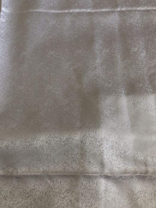 Распродажа белых скатертей