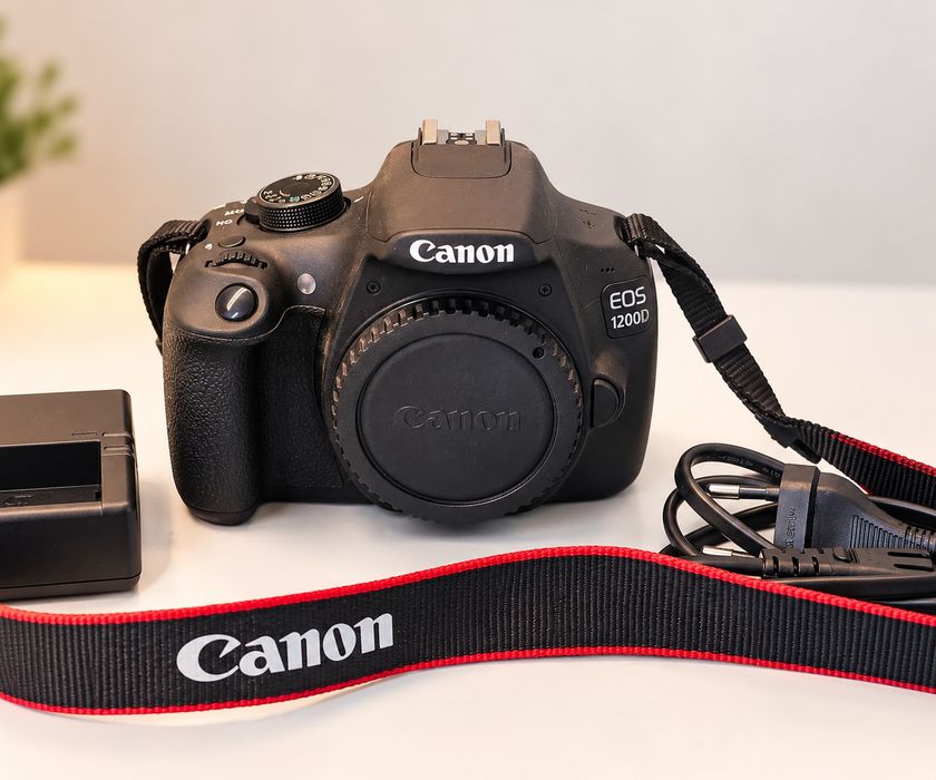 Фотоаппарат Canon EOS 1200D Kit 18-55mm