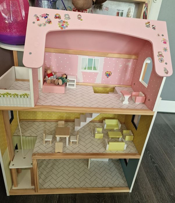 Дървена къща за игра