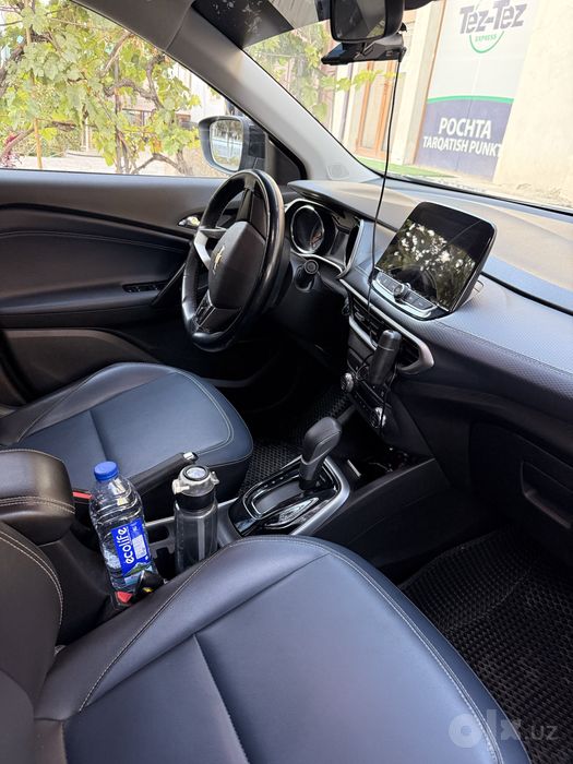 Chevrolet Tracker 2 Turbo, holati zur, qora, 2021-yil koreyskiy