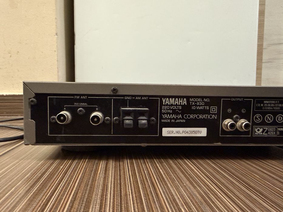 Yamaha TX-930 FM Тунер