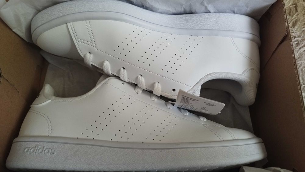 Нови оригинални обувки adidas