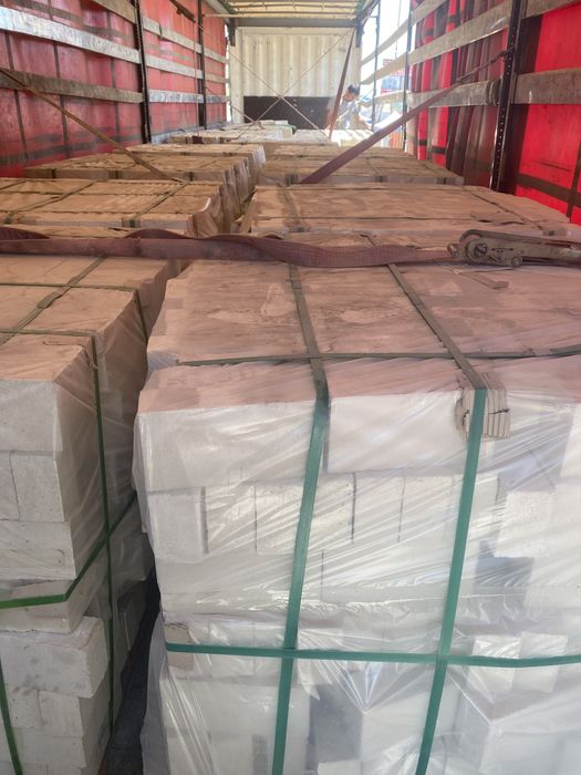 Огнеупорный кирпич Белый огнеупорный кирпич Ogneuporniy gisht