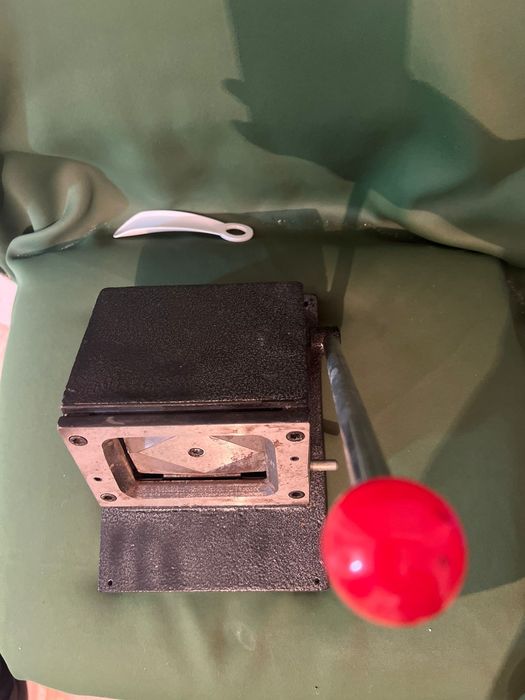 Продам резак для визиток