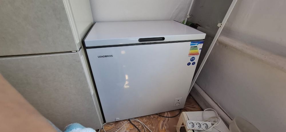 Продам морозильную камеру