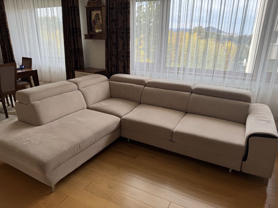 Диван, разтегателен с лежанка и подвижни подглавници. 280/220