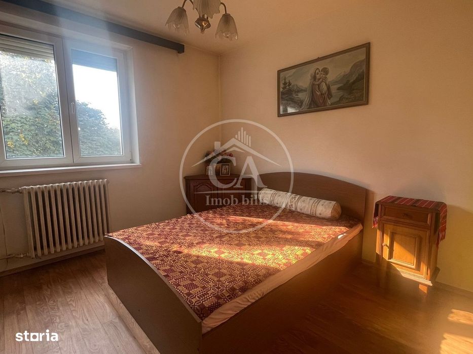 Apartament cu 3 camere de vânzare în zona Rogerius, Oradea — fotografia 1