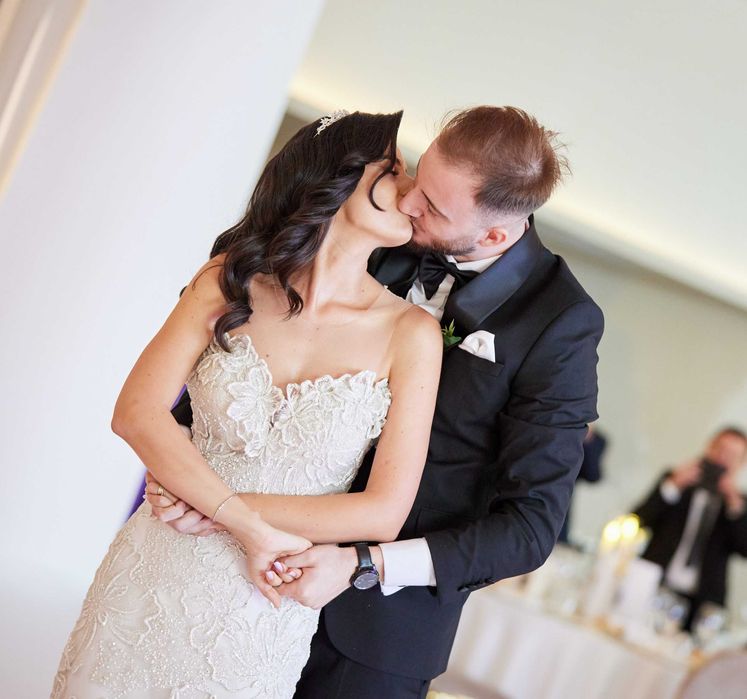 Rochie decoltată de mireasă tip sirenă, model floral 3D (S/M, 36-38)