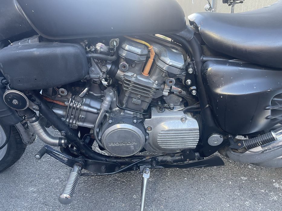 Honda Magna VF750, un chopper clasic de legenda