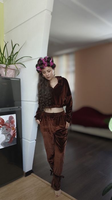 Костюм женский велюр.