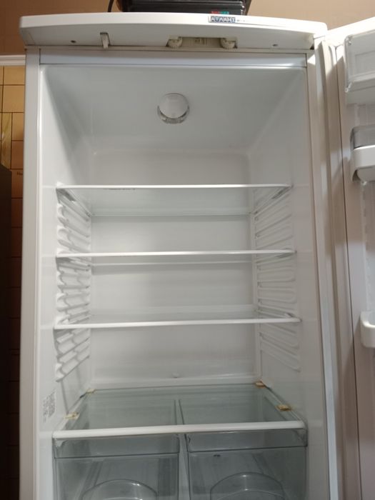 Продам холодильник б/у Атлант