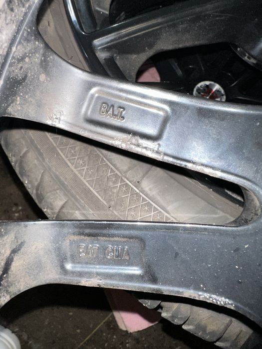 Vand Jante R17 cu Anvelope de iarna