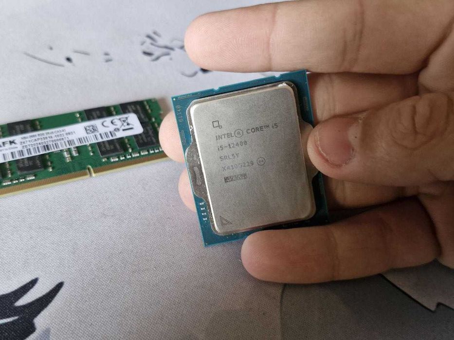 Продам I5-12400.