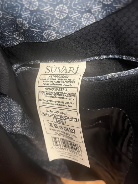 Costum Suvari purtat o singura data