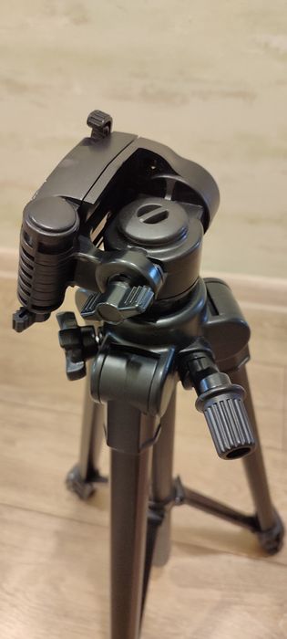 Продам штатив для фотоаппарата