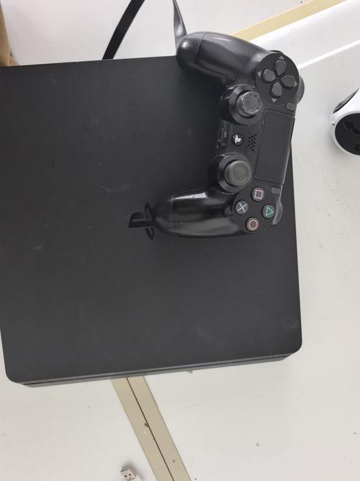 PlayStation 4 slim