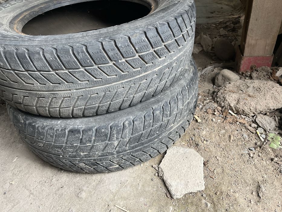 Продам 2 летние резины и 2 зимним