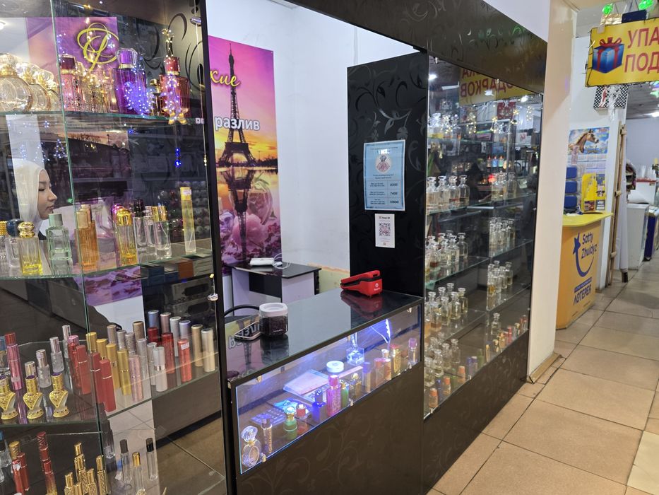 Продам витрину .