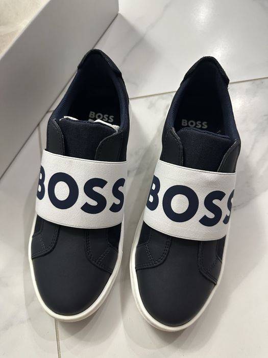 Нови оригинални спортно-елегантни обувки BOSS 38 номер