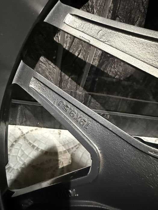 Sotiladi 19/r AMG raznashirokiy