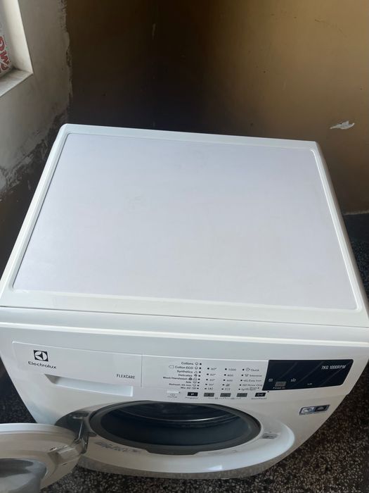 Пералня Electrolux EWF1074BW/ За части