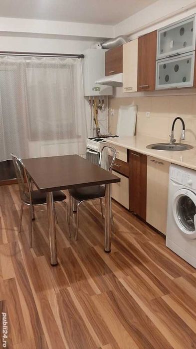 PROPRIETAR. 2 cam. în  vilă. PARCARE  Bacău