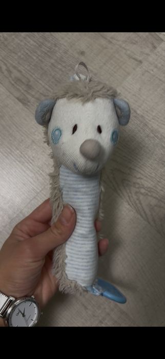 Бебешки играчки дрънкалки и играчки със звуци