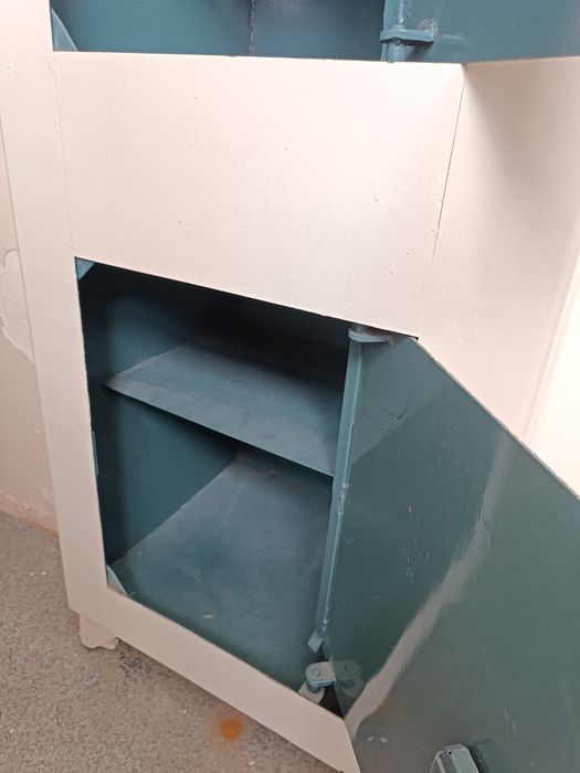 Продаю сейф металический