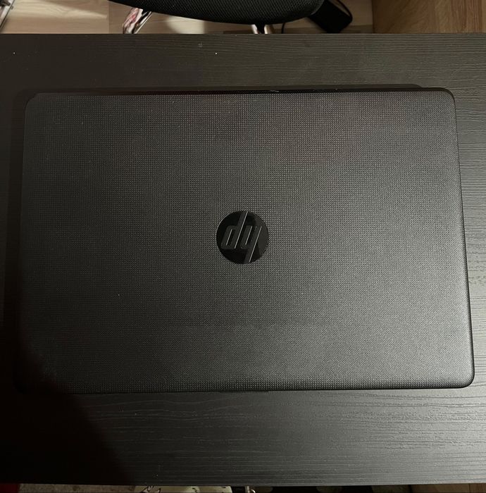 Laptop HP 15 – AMD A9, 4 GB RAM, Radeon R5