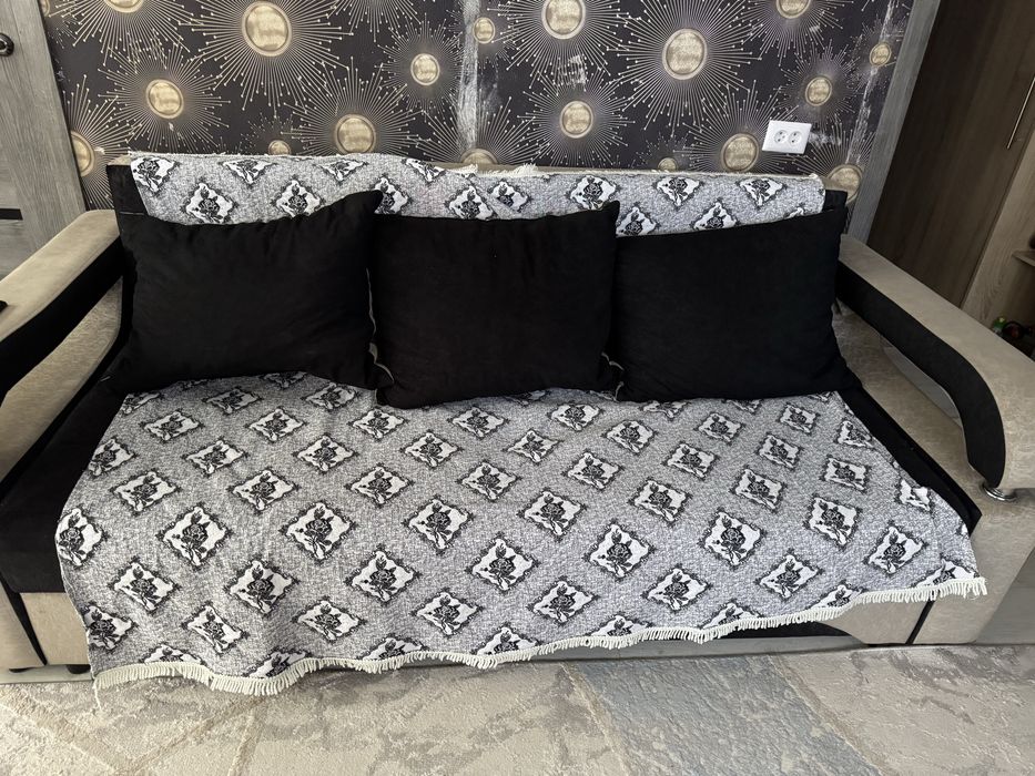 Продам два дивана