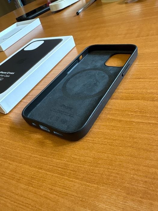 IPhone 12 mini- оригинален кожен кейс