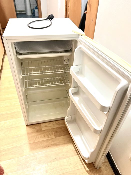 Продам Холодильник Мини